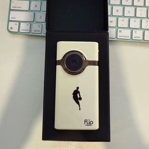 Flip Video Camera Mino HD Special Edition Basketball